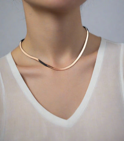 Simple Short Clavicle Blade Chain