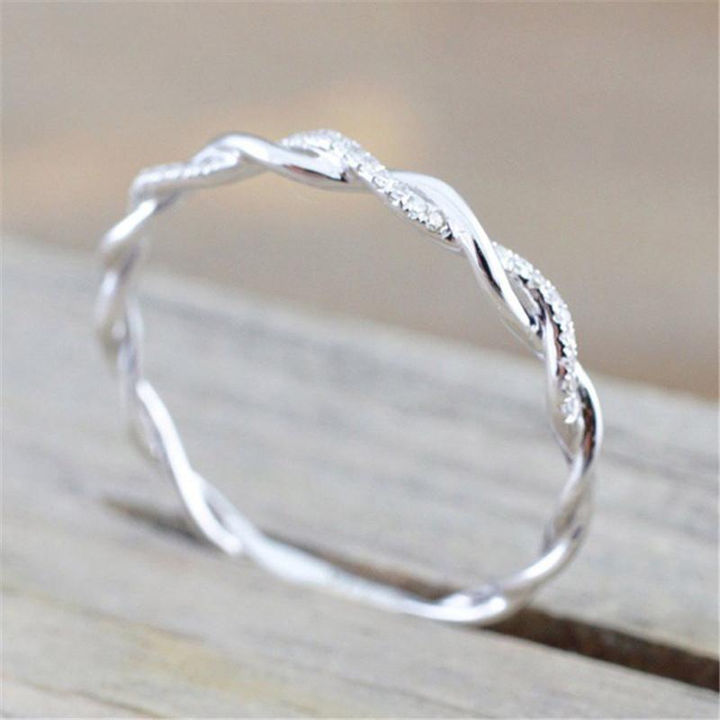 Women's Twist diamond ring